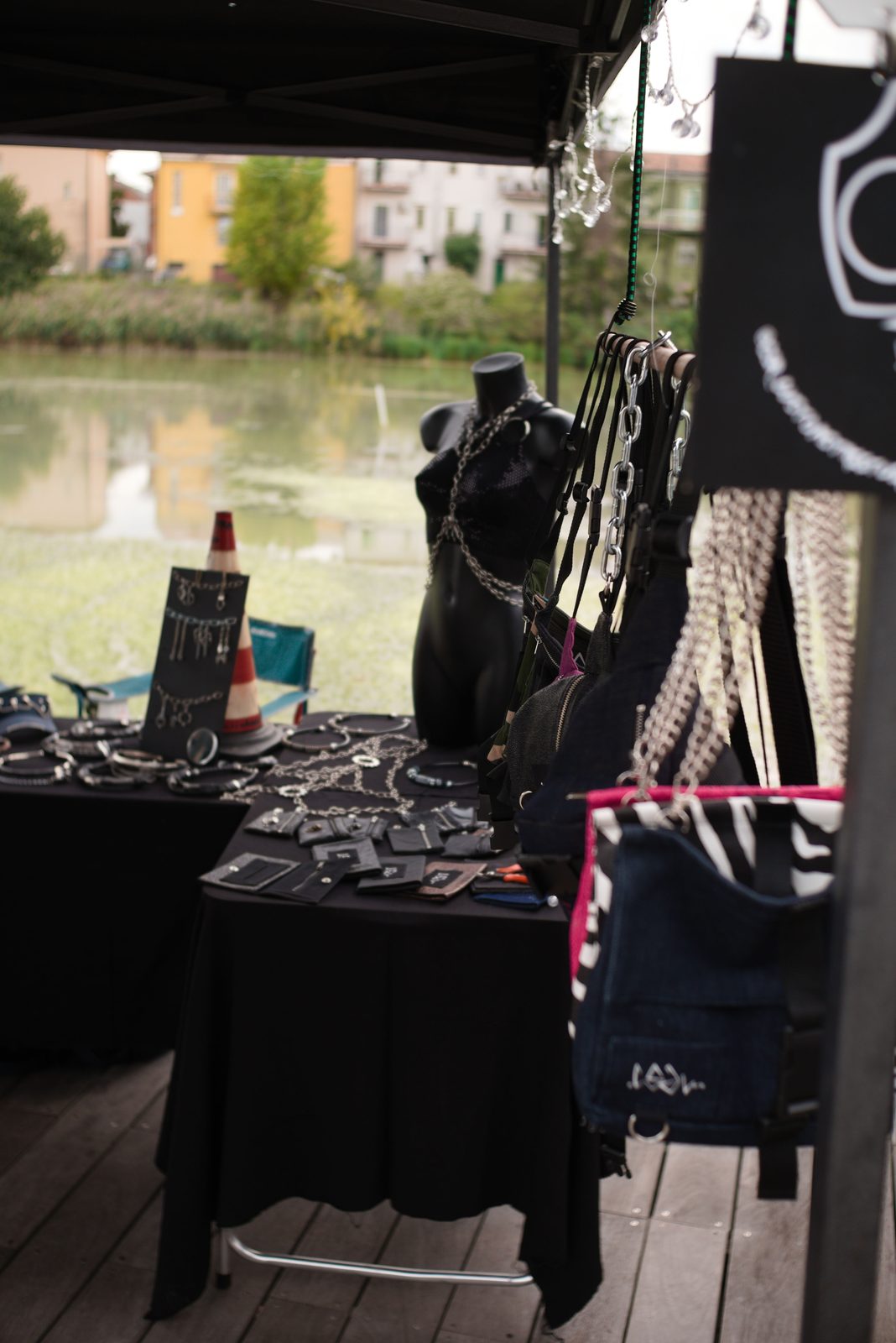 Area market del Dock alla Darsena