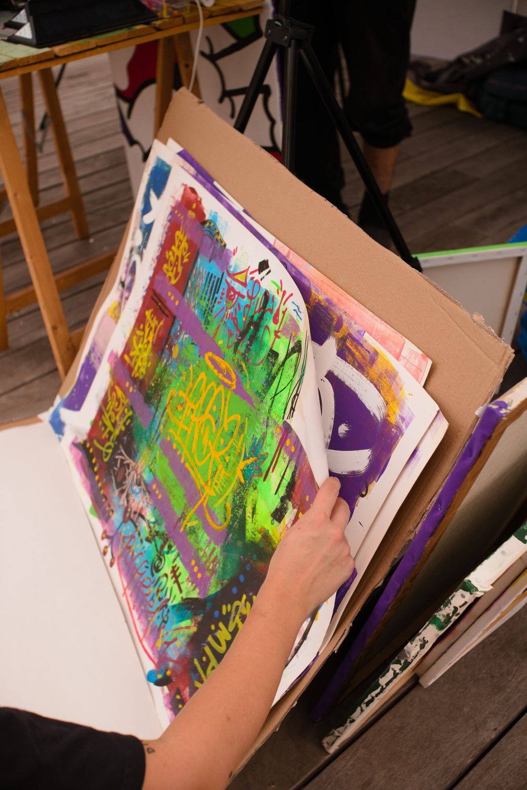 Opere su cavalletto al market
