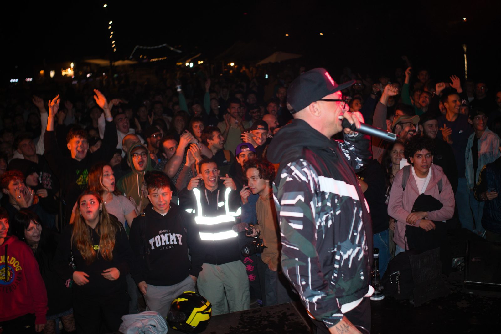 Inoki live sul palco del Dock alla Darsena